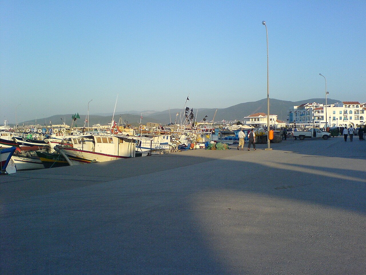 Location de bateau à Tabarka - port et bateaux